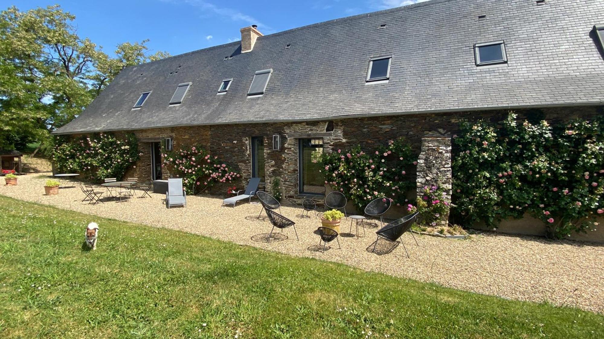 Bed and Breakfast La Mouliniere, Jolie Longere Du Xviie La Jaille-Yvon Exterior foto